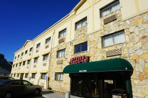 Image of Floral Park Motor Lodge