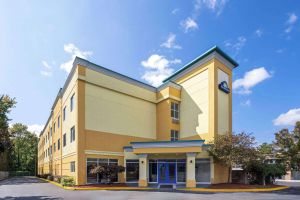 Image of Days Inn & Suites by Wyndham Albany