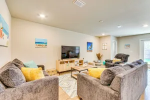 Image of 6 Mi to Gulf Shores Beach: Family Getaway!