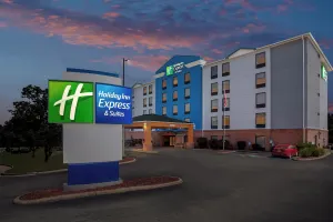 Image of Holiday Inn Express Hotel & Suites Charleston-Southridge by IHG