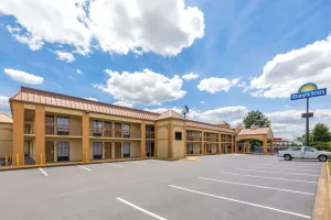 Image of Days Inn by Wyndham Oak Grove/Ft. Campbell