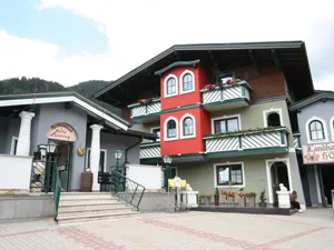 Image of Idyllic Holiday Home in Goldegg Weng Near ski bus