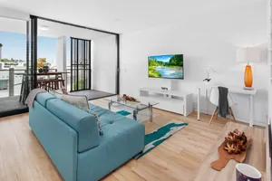 Image of Spacious 2-Bed Unit With Balcony Next to The Gabba