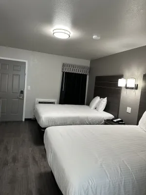 Image of Sleepy Traveler Motel