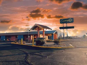 Image of Century 21 Motel