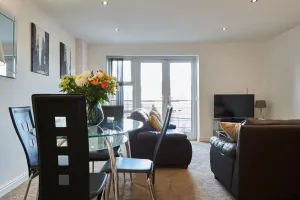 Image of "Clarence Court Newcastle" by Greenstay Serviced Accommodation - Stunning 1 Bed Apt In City Centre With Parking & Balcony-Sleeps 4 - Perfect For Contractors, Business Travellers, Couples & Families - Fast Wi-Fi - Long Stays Welcome