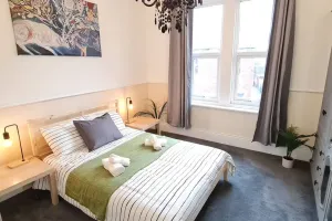 Image of Large 3 Bed Flat, Free Parking