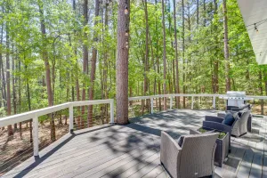 Image of Greers Ferry Treehouse-style Cabin w/ Lake Access!