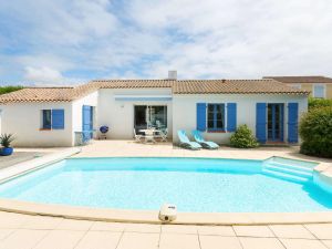 Image of Luxurious Villa With a Dishwasher, Only 3.5km From the Beach
