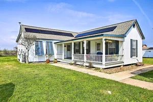 Image of Deck and Grill Pet-Friendly Home in Surfside Beach!