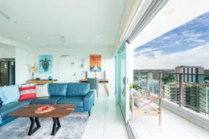 Image of ZEN TOWERS: Cozy Executive 3-BR Family Apt in Darwin City