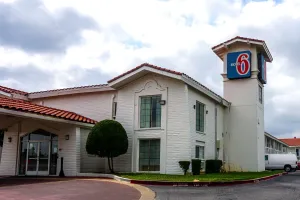 Image of Motel 6-Euless, TX - DFW West
