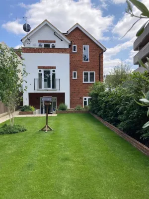 Image of Hybrid Resi - London, New Malden near Richmond - Wimbledon