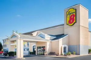 Image of Super 8 by Wyndham Jasper