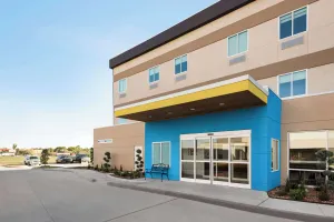 Image of Days Inn by Wyndham Beaumont West I-10 Walden