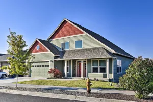 Image of Incredible Oregon Retreat with Private Hot Tub!