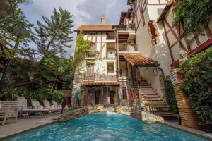 Image of Le Charcoa Hotel