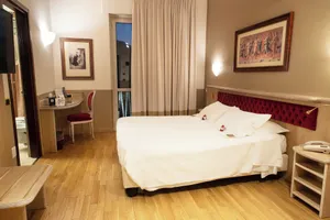Image of Santa Barbara Hotel