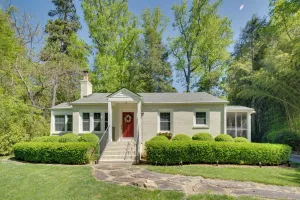 Image of 7 Mi to The Biltmore Le Canard Cottage with Porch