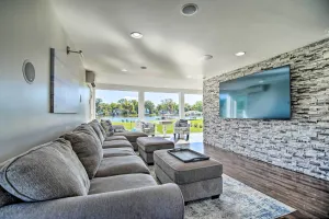 Image of Home on Fox River Modern Decor Style!