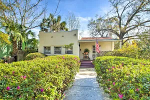 Image of Colorful Pensacola Oasis 1 Block to Bayview Park!