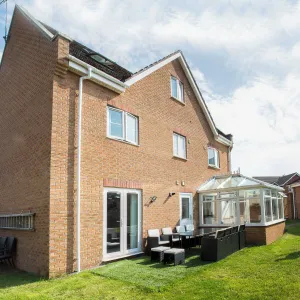 Image of 5 Bed Detached House- Sleeps 14 & 11 Beds
