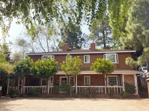 Image of J Patrick Inn