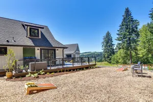 Image of Oregon Wine Country Retreat: Sip & Dine Outside
