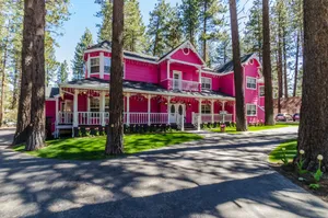 Image of Apples Bed and Breakfast Inn