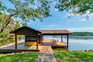 Image of Hyco Lake Escape w/ Deck & Dock: Families Welcome!