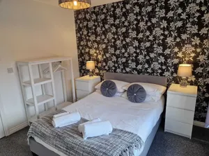 Image of Hereford - Mayflower Coach House, Modern 2 Bedroom Property With Parking, Located South Of Hereford City, Suitable For Small Family, Couple Or Contractors - Sleeps Up To 5 Guests - Hosted by RENTMYHOUSE