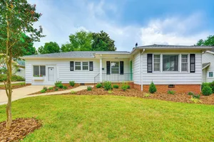 Image of 'dogwood Cottage' w/ Fireplace: 1 Mi to University