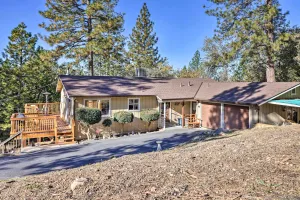 Image of Game Room and Mtn Views Tuolumne Hideaway!