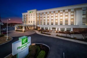Image of Holiday Inn Hotel & Suites Memphis-Wolfchase Galleria by IHG