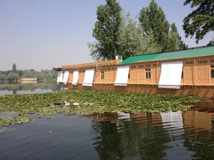 Image of New York Houseboat