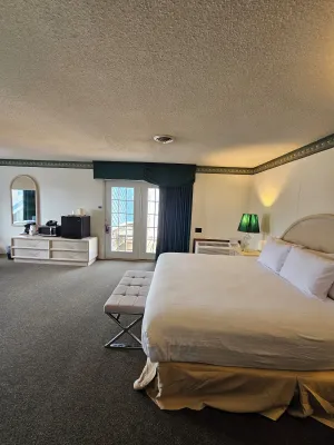 Image of Knights Inn Mackinaw City