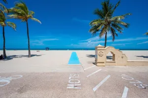 Image of Casa Del Mar # 2