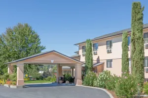 Image of Super 8 by Wyndham Grants Pass