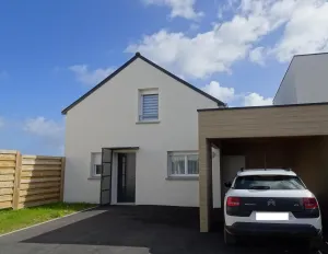 Image of Comfortable Holiday Home With Garden, Near Beach