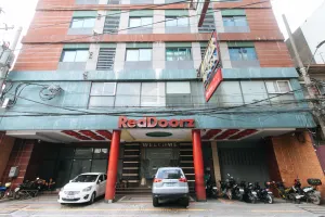 Image of RedDoorz at Winter Hotel Araneta
