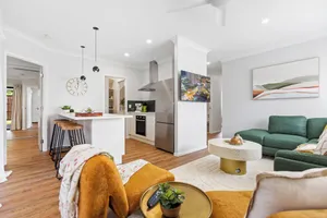 Image of Comfortable 3-Bedroom Home Near City