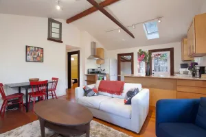 Image of Berkeley Cottage, Comfy, Stylish Good Wi-Fi