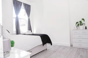 Image of Inviting 3-bed Apartment in Bromley