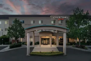 Image of Courtyard Chico