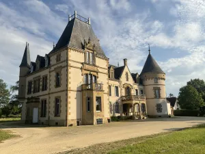 Image of Chateau Tout Y Fault