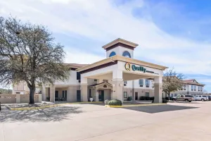 Image of Quality Inn & Suites - Granbury