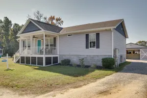 Image of Beach Bay Pony Place w/ Ponies: 1 Mi to Water!
