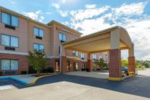 Image of Comfort Inn & Suites Cambridge