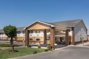 Image of Super 8 by Wyndham Baker City