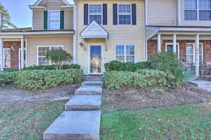 Image of Charleston Townhome ~ 13 Mi to Sand & Surf!